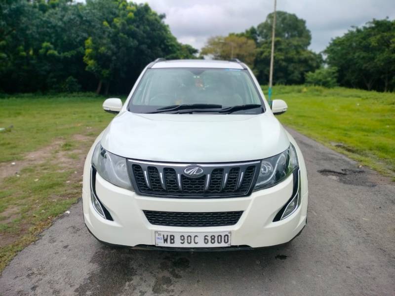 Mahindra XUV500 W10 FWD