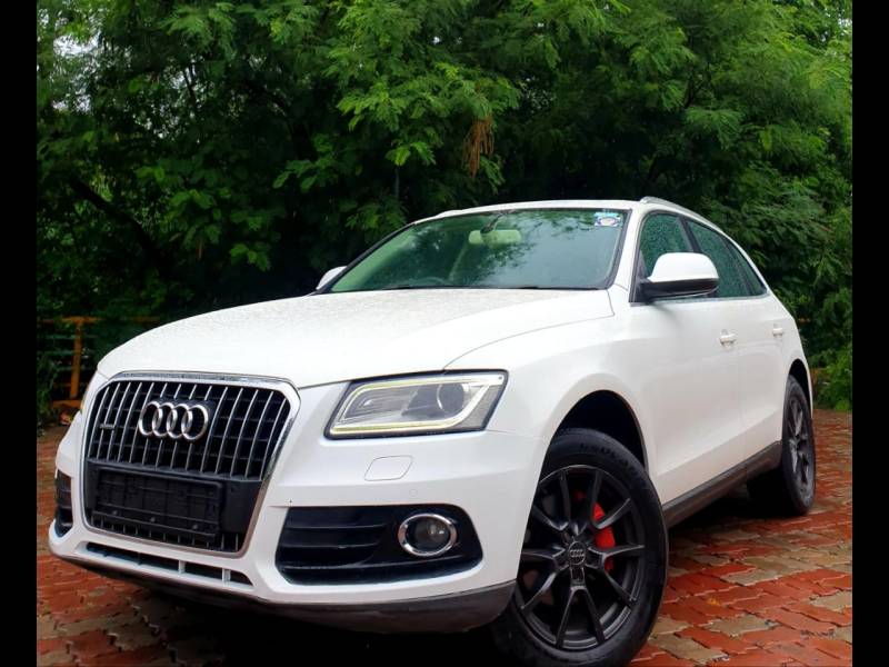 Audi Q5 3.0 TDI quattro V6 ( AT )