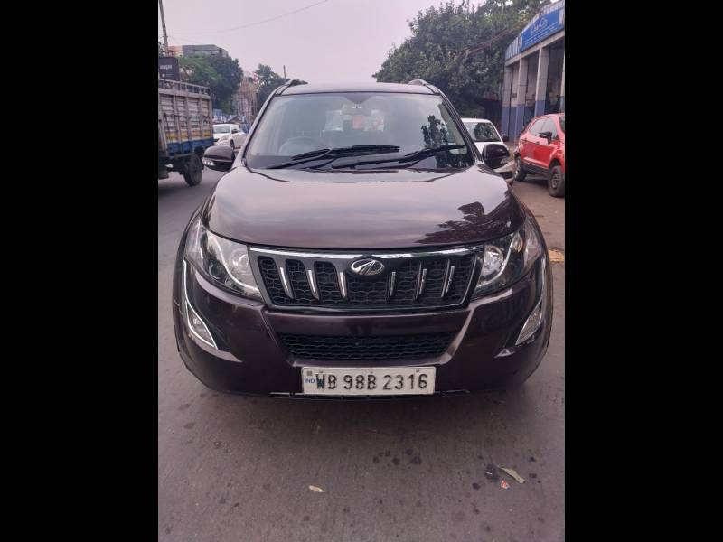 Mahindra XUV500 W6 FWD