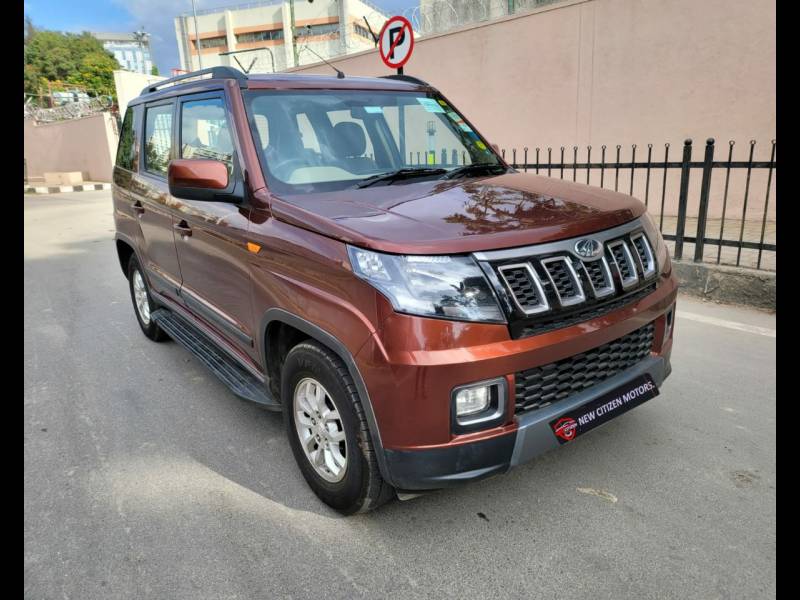 Mahindra TUV300 T8