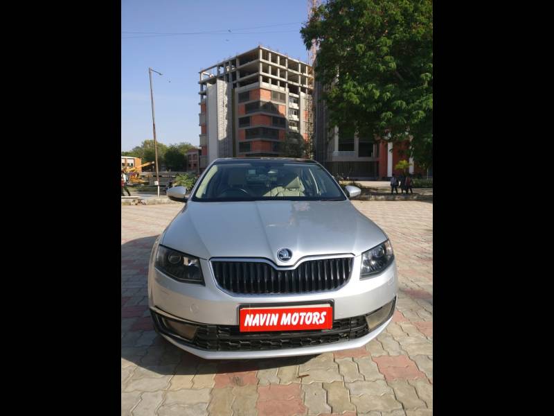 Skoda Octavia Style Plus 2.0 TDI AT (Diesel)