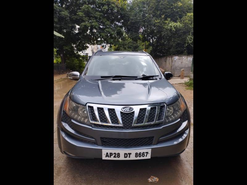 Mahindra XUV500 W8