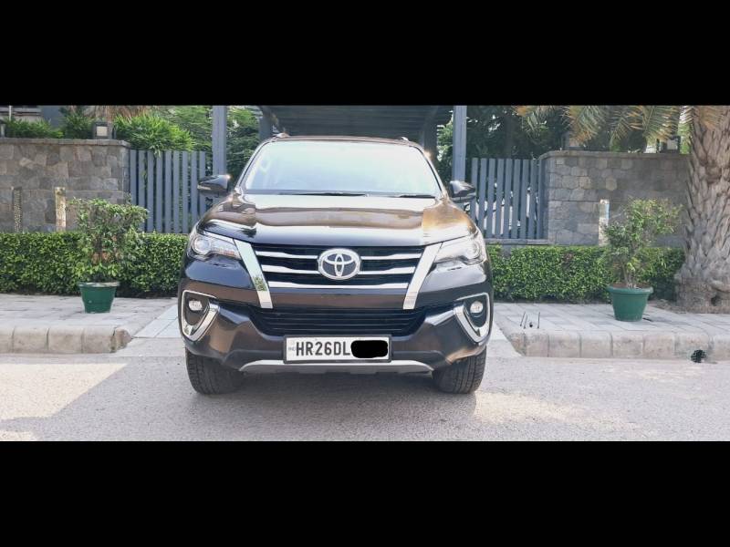 Toyota Fortuner 2.8 4x4 AT