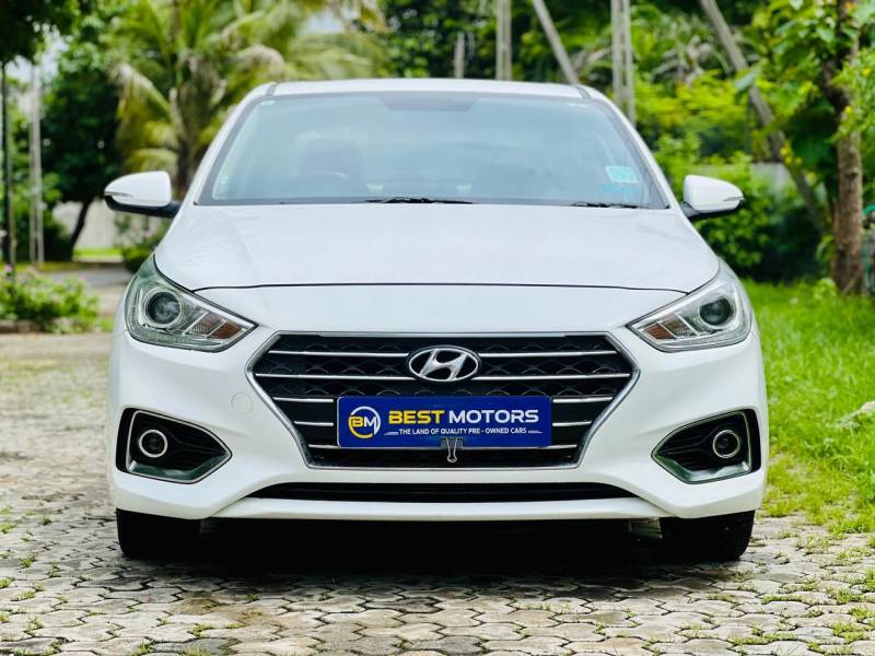 Hyundai Verna 1.6 CRDI SX Plus AT