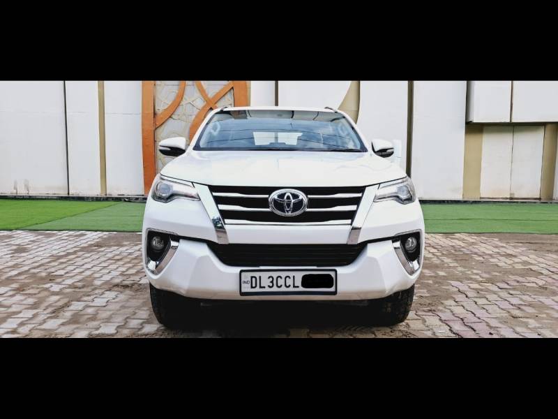 Toyota Fortuner 2.8 4x4 AT