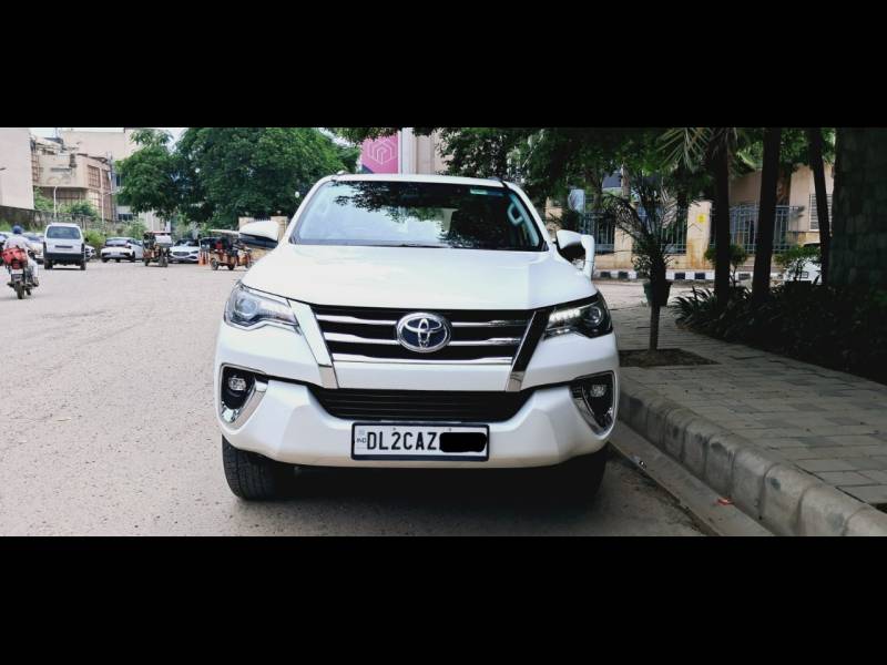 Toyota Fortuner 2.8 4x4 AT