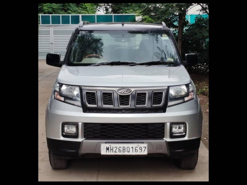 Mahindra TUV300 T10