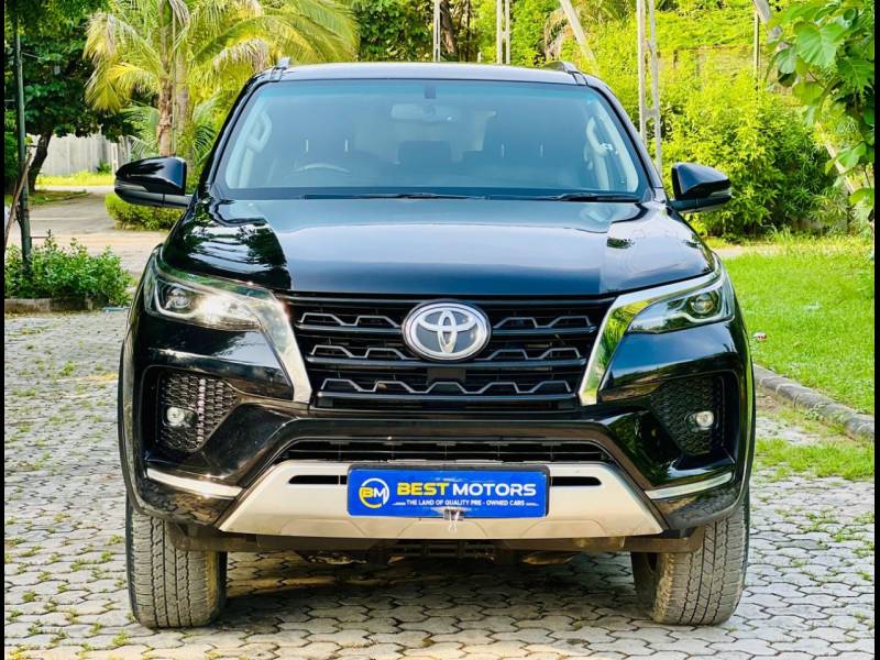 Toyota Fortuner 4X2 AT 2.8 Diesel