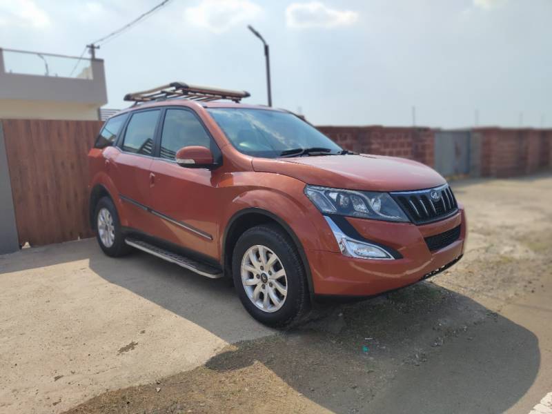 Mahindra XUV500 W10 FWD