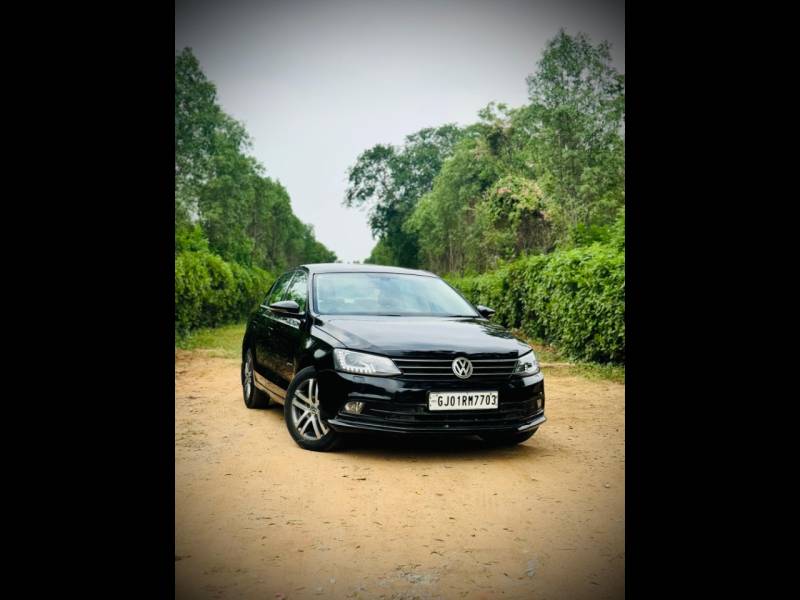 Volkswagen Jetta Highline TDI (AT)