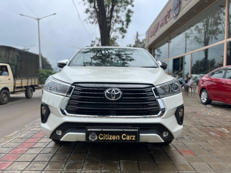 Toyota Innova Crysta 2.4 V Diesel