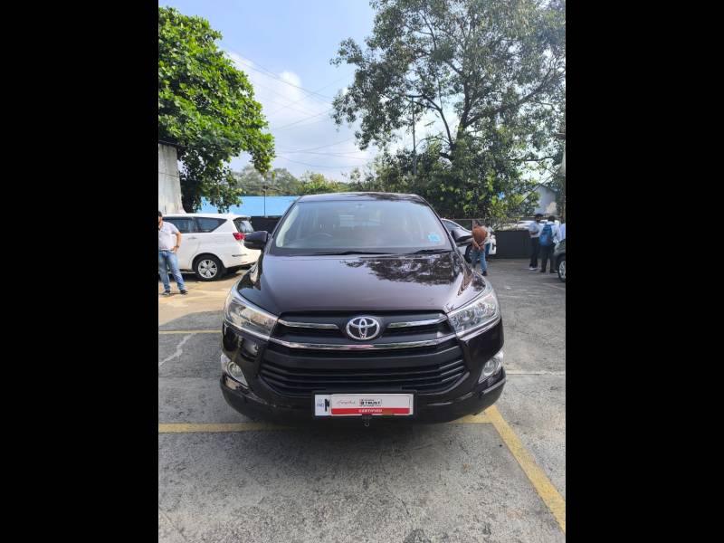 Toyota Innova Crysta 2.4 G 8 STR