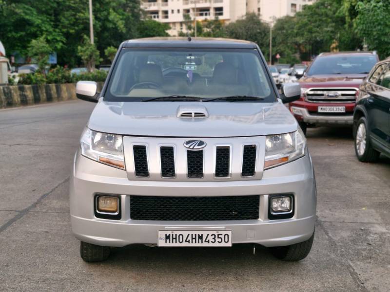 Mahindra TUV300 T4