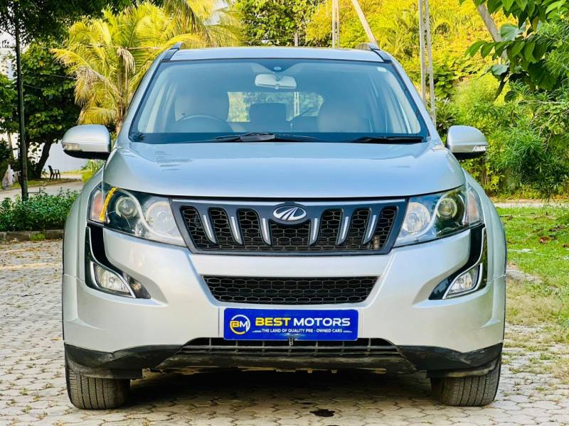 Mahindra XUV500 W10 FWD