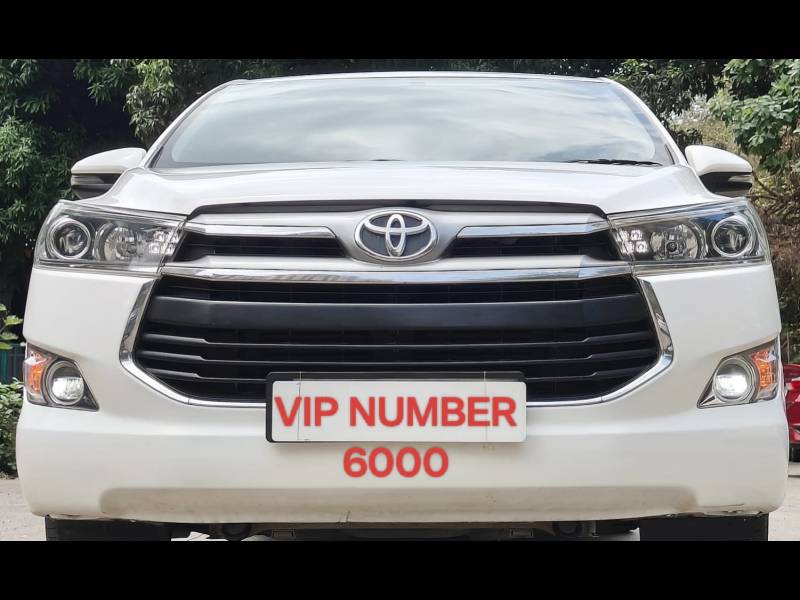 Toyota Innova Crysta 2.4 V Diesel