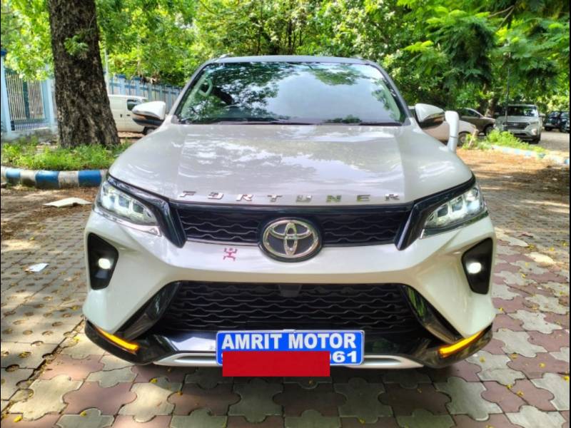 Toyota Fortuner Legender 4X4 AT 2.8 Legender