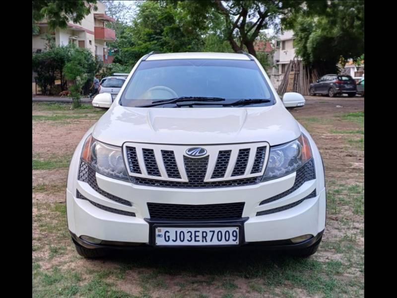 Mahindra XUV500 W8