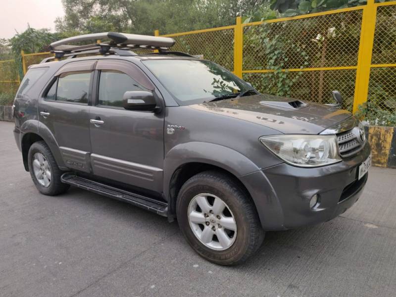 Toyota Fortuner 3.0 MT