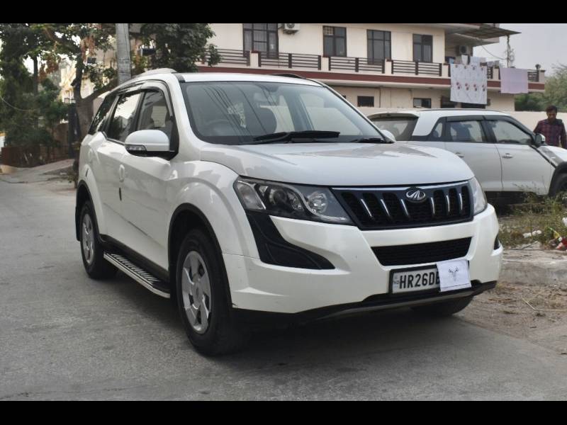 Mahindra XUV500 W6 FWD AT 1.99