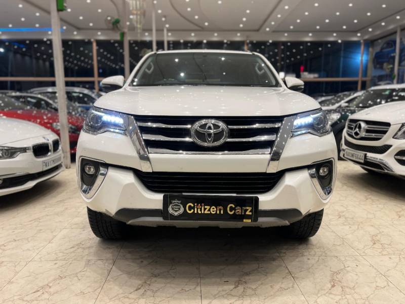 Toyota Fortuner 2.8 4x4 AT