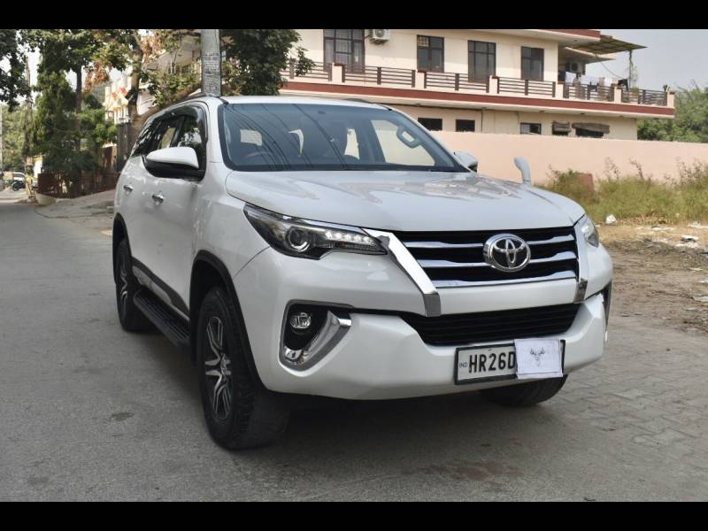 Toyota Fortuner 2.8 4x2 AT