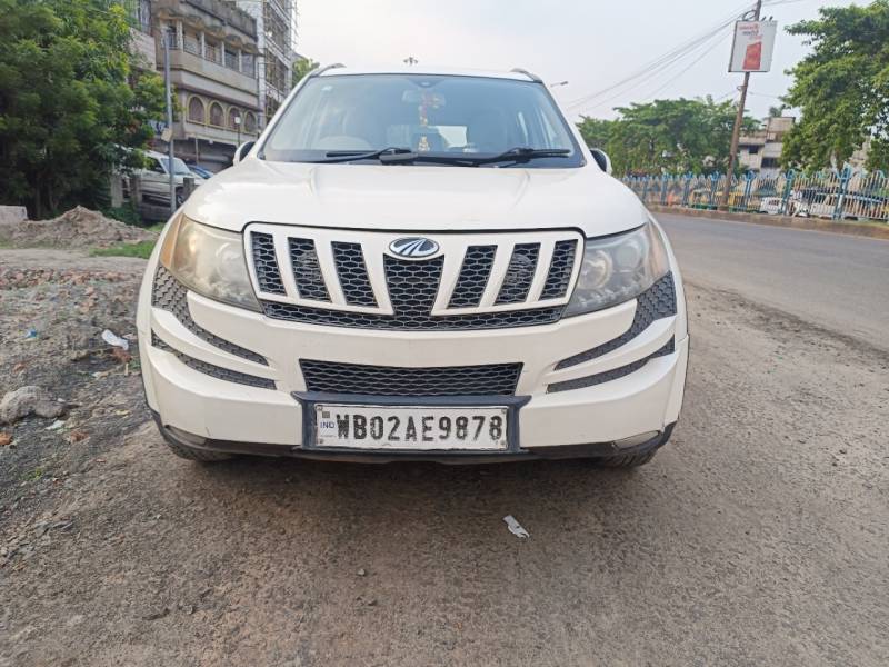 Mahindra XUV500 W8 FWD