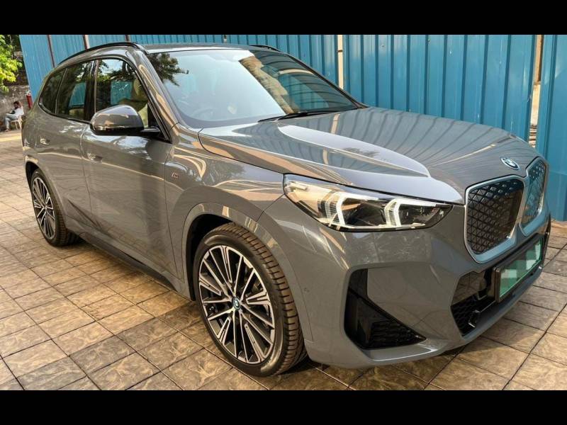 BMW iX1 xDrive30 M Sport