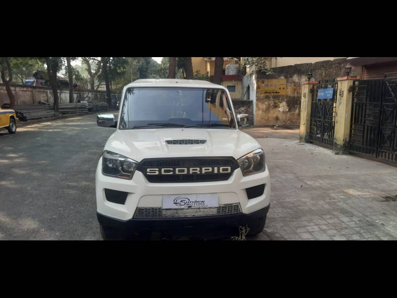 Mahindra Scorpio S4 PLUS