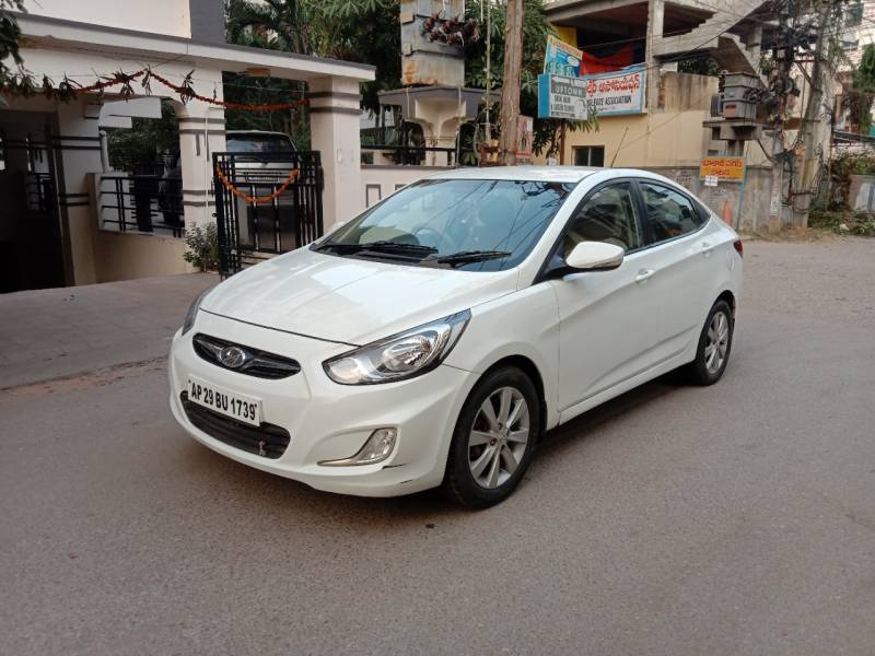 Hyundai Verna Fluidic 1.6 CRDI SX