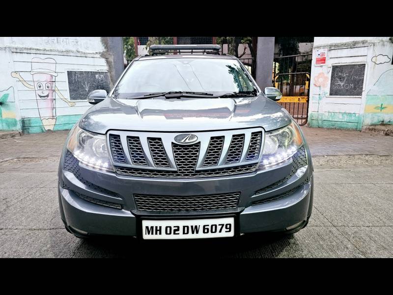 Mahindra XUV500 W6