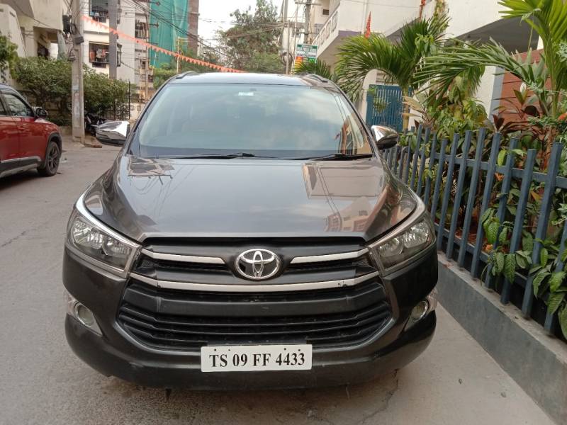 Toyota Innova Crysta 2.8 GX AT 8 STR