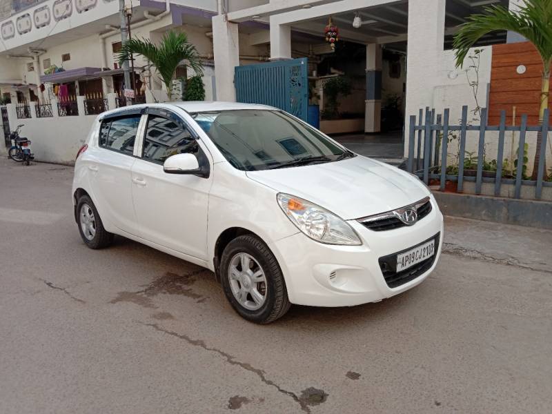 Hyundai i20 Sportz 1.4 CRDI