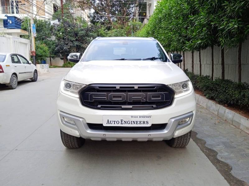 Ford Endeavour Titanium 3.2 4x4 AT