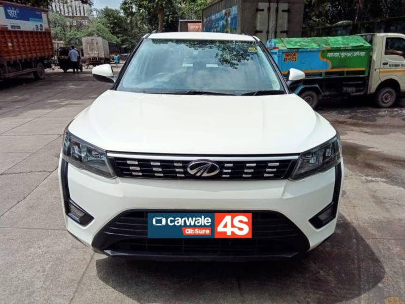 Mahindra XUV 300 W6 1.2 Petrol