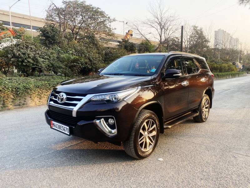 Toyota Fortuner 2.8 4x4 AT