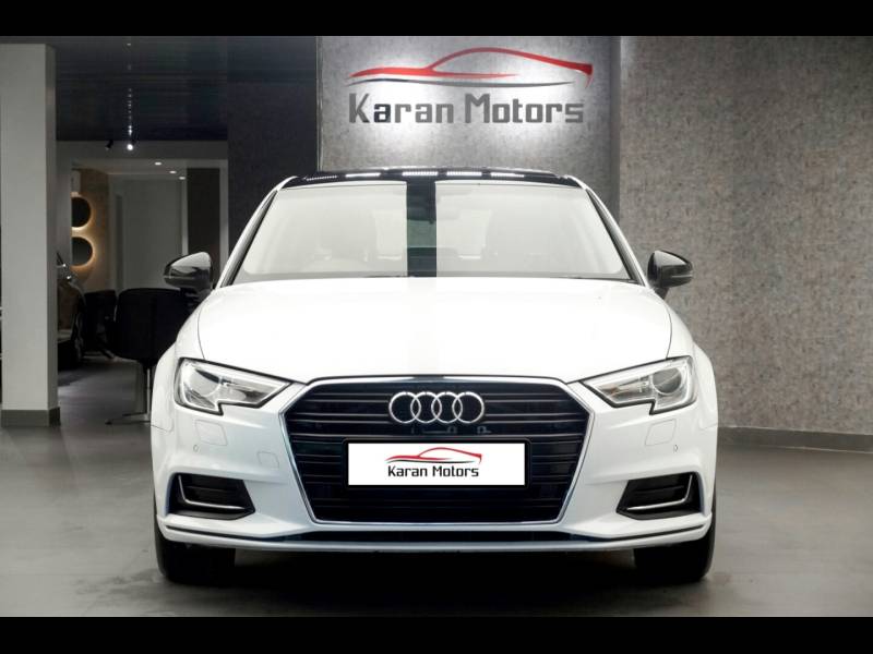 Audi A3 35 TDI Premium Plus + Sunroof