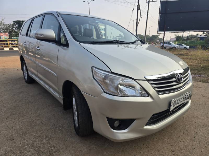 Toyota Innova 2.5 V 7 STR