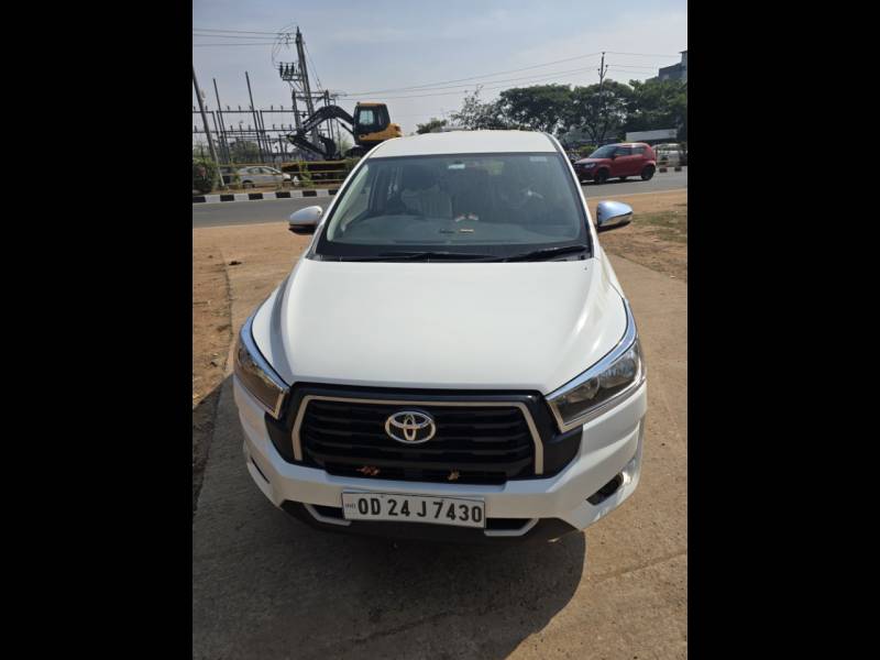 Toyota Innova Crysta G Plus 2.4 8 STR