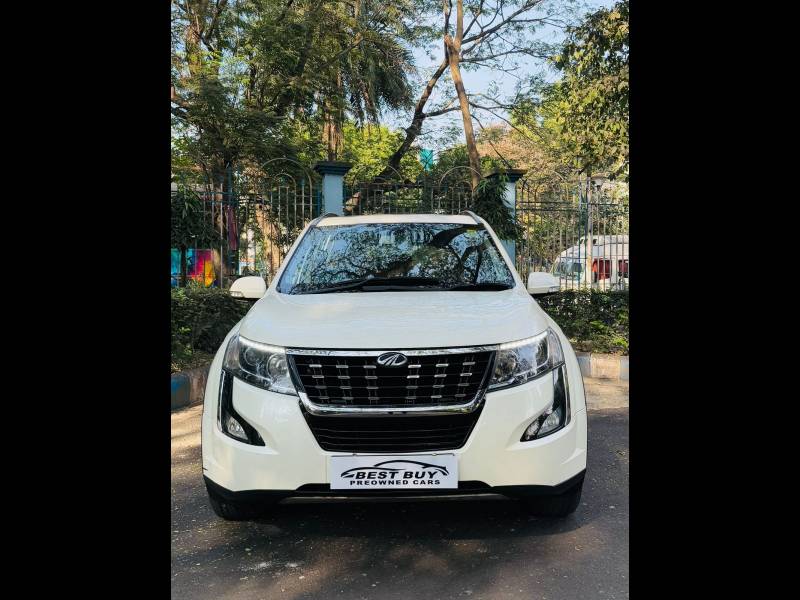 Mahindra XUV500 W11 AT