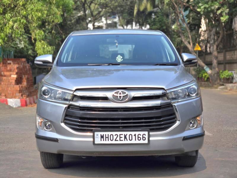 Toyota Innova Crysta 2.4 VX 8 STR