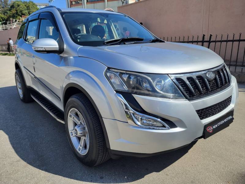 Mahindra XUV500 W6 4 X 2