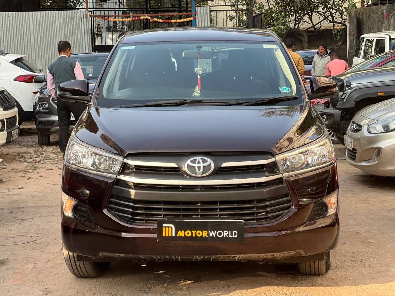 Toyota Innova Crysta 2.4 GX 7 STR