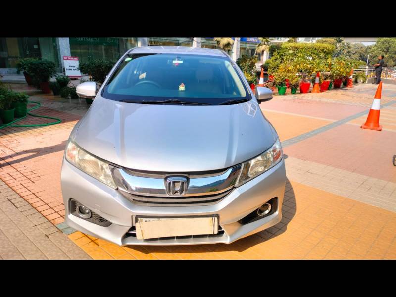 Honda City V AT (AVN)