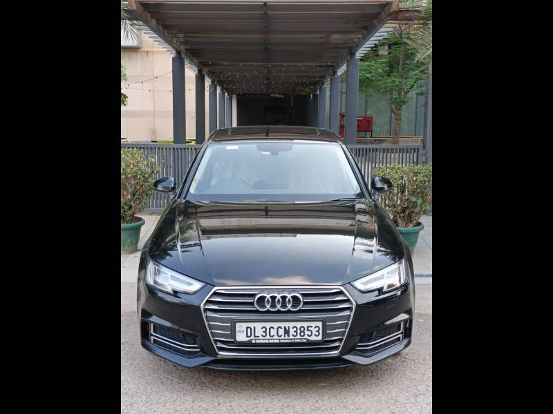 Audi A4 30 TFSI Premium Plus