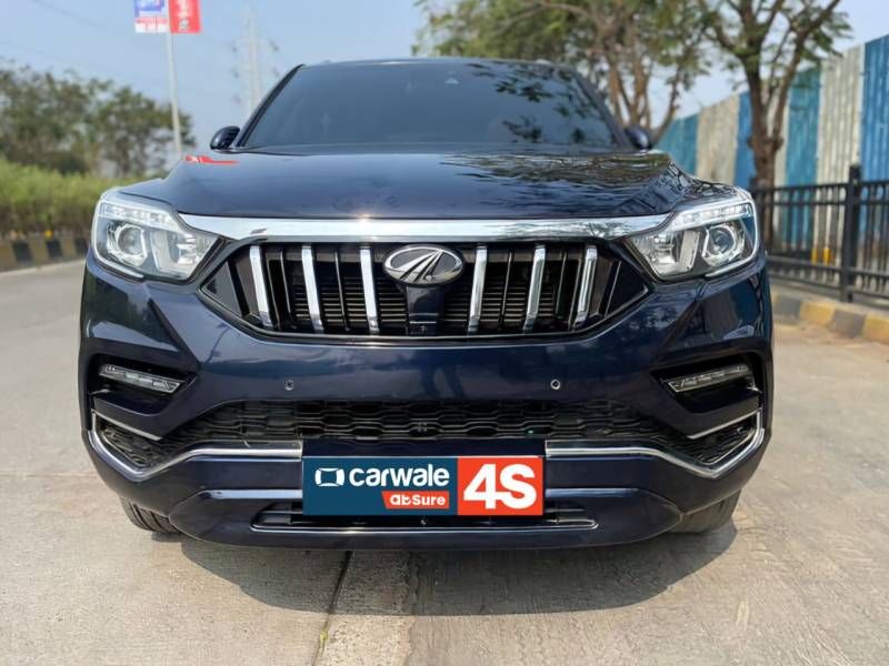 Mahindra Alturas G4 4WD AT