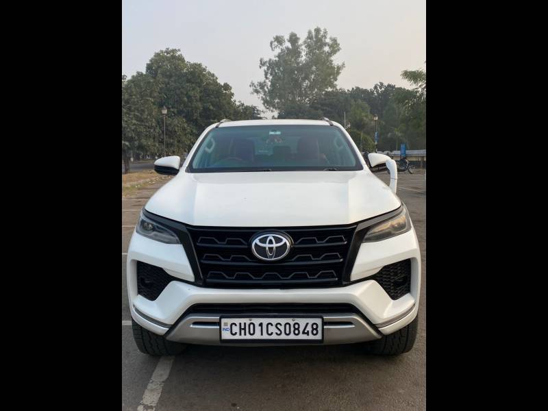 Toyota Fortuner 2.8 4x4 AT