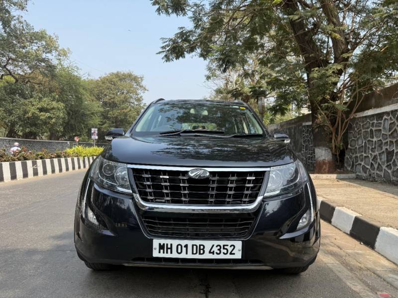 Mahindra XUV500 W9 AT