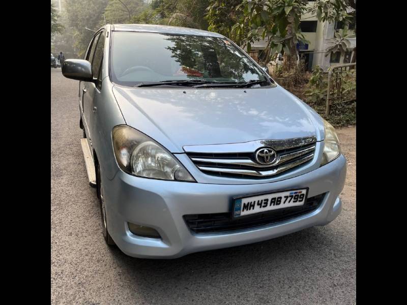 Toyota Innova 2.5 V 7 STR