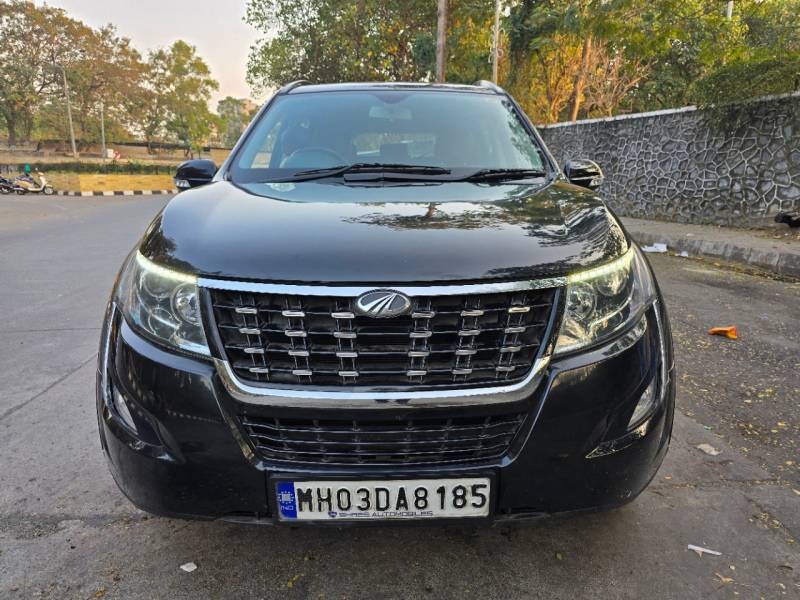 Mahindra XUV500 W11 AT