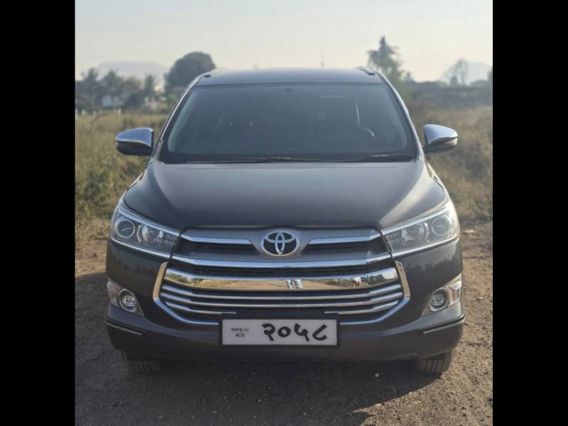 Toyota Innova Crysta 2.4 VX 8 STR